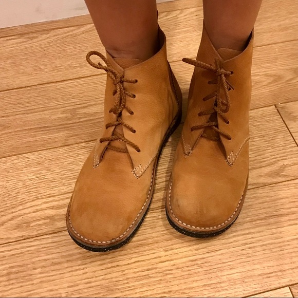 PRIVATELY SOLD!!! Vintage HO2 Studio tan suede leather ankle boots - Picture 4 of 14